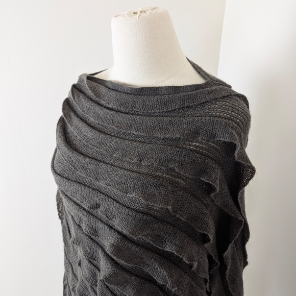 Knit Poncho Asymmetrical Pleated Hand Made Charcoal Grey Fringe Long - Picture 4 of 10